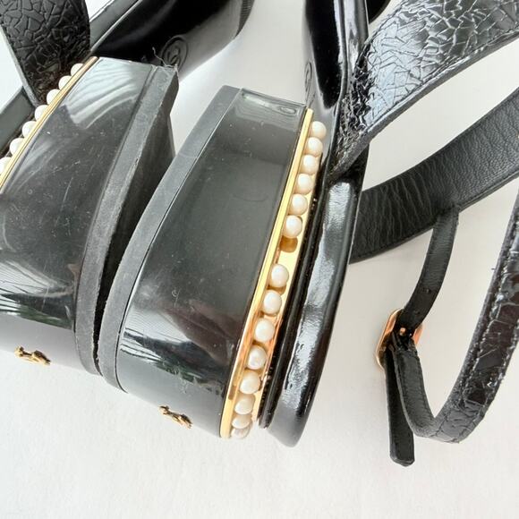 Chanel CC Sandal Black Patent Pearl Gold Flat Block Heel Size 40 Classic Chic - Picture 9 of 13